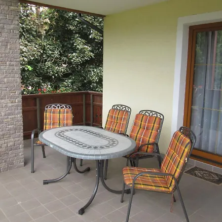 Haus Bliem アパート *